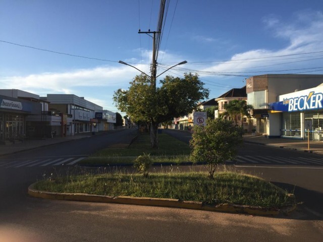 Esquina Av. Vaz Ferreira com a Antonio Silveira