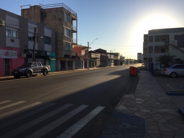 Esquina Av. Vaz Ferreira com a Antonio Silveira