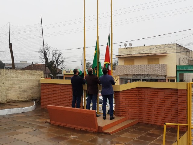 Escola Civico Militar