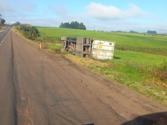 Caminhão Tombado