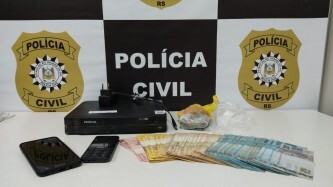 Polícia Civil de Santa Maria prende homem em flagrante por tráfico de drogas durante a Operação Formigueiro