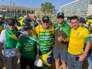 Grupo de tupanciretanenses participa das manifestações em Brasília