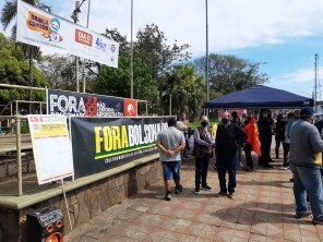 Ato contra Bolsonaro ocorreu na Praça Coronel Lima