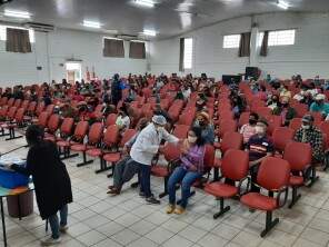 Vacinação tem bastante movimento na manhã desta quinta-feira.  