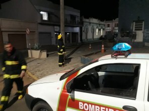 Incêndio em caixa de entrada de luz no centro de Tupanciretã