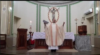 Homenagens e emoção marcam despedida do Padre Cristiano Quatrin em Missa na Paróquia Mãe de Deus