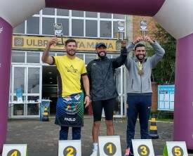 Douglas Padilha conquista o lugar mais alto no pódio da meia maratona em Santa Maria