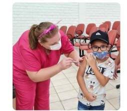 Neste sábado, está ocorrendo a vacinação contra a Covid-19 até às 15 horas