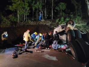 Motorista tupanciretanense envolvido em acidente na ERS-153 em Tio Hugo é removido com vida das ferragens