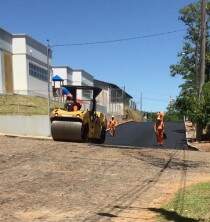 Asfaltamento de ruas em Tupanciretã avançam nos bairros Elizabeth e Gaúcha