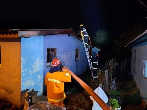 Bombeiros Voluntários de Tupanciretã atendem ocorrência de incêndio na noite de domingo