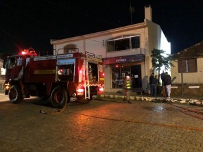 Bombeiros Voluntários controlam incêndio em casa de fotógrafo tupanciretanense