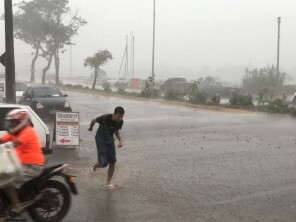 Corrida para fugir da chuva: Tupanciretã registra até formação de granizo durante precipitação