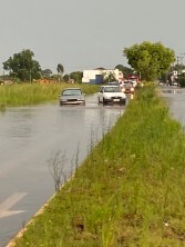 Chuva causa bloqueio de trânsito na Av Bortollo Fogliatto em Tupanciretã