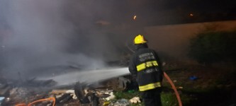 Bombeiros Voluntários de Tupanciretã atende caso de incêndio em galpão