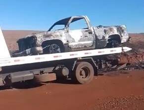 Camionete utilizada em roubo de propriedade no interior de Tupanciretã é encontrada queimada