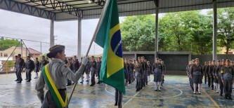 Escola Cívico Militar de Tupanciretã realiza cerimônia alusiva ao Dia da Bandeira