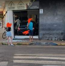 Veículo invade comércio tupanciretanense