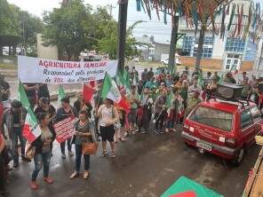 Trabalhadores Rurais realizam manifestação em Júlio de Castilhos e Santiago buscando atenção do Governo Federal 